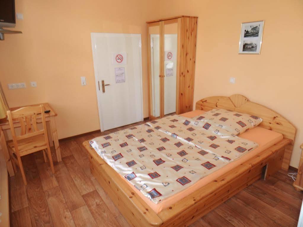 Hotel Lindenhof Rhynern Екстер'єр фото